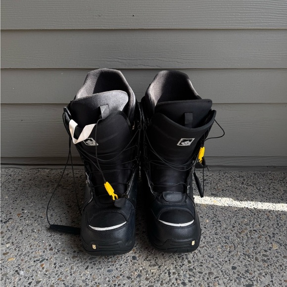 burton 130cm snowboard Pre Owned Never Summer Bantam 130cm Snowboard & Burton Smalls Bindings